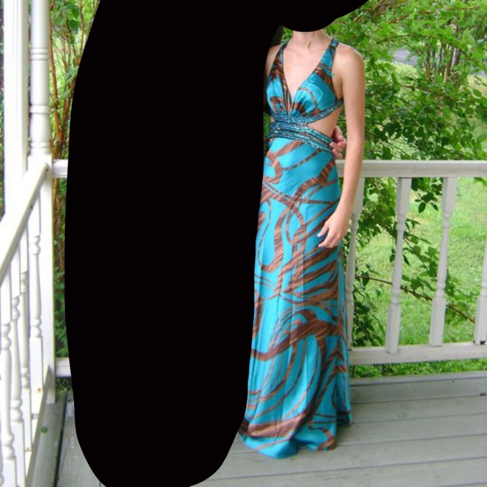 Prom dresses - Picture 3 of 5